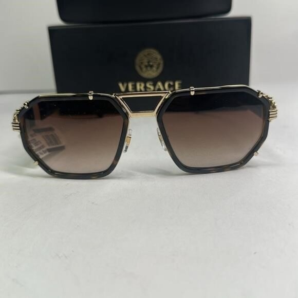 - 💯- New Authentic Versace Brown Gradient Geometric Sunglasses VE2228 1002… - Picture 11 of 16